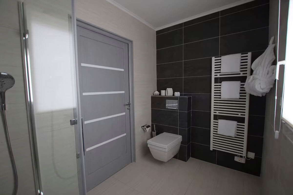 Salle de bain privée à l'hôtel Le Cheval Blanc